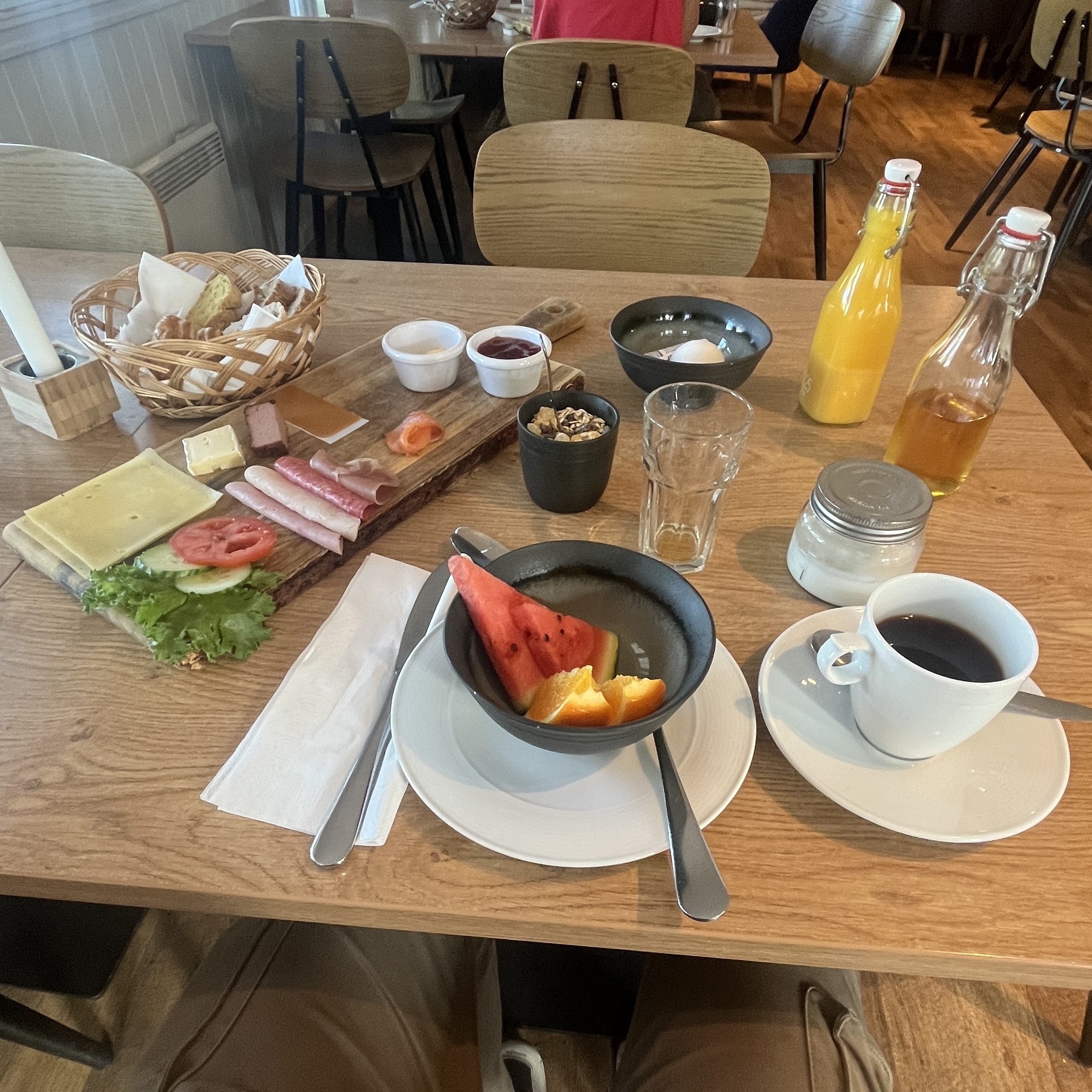 petit dejeuné. de l'auberge de Henningsvær dans les lofoten